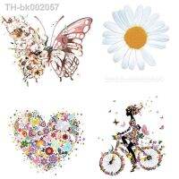 ☊﹉ Butterfly Flower Iron-on Transfers for Clothing Thermoadhesive Patches Daisy Stickers Diy Flex Fusible Transfer Applique Stripes