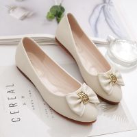 In 2023 the new flat single middle-aged comfortable shoes mother pregnant women soft leather soft bottom light doug female antiskid shoes -dd230523