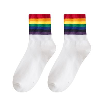 ถุงเท้าแฟชั่น ลายสายรุ้ง ฟรีไซส ถุงเท้าข้อกลาง ลายทางสีสันสด Rainbow socks NO.17