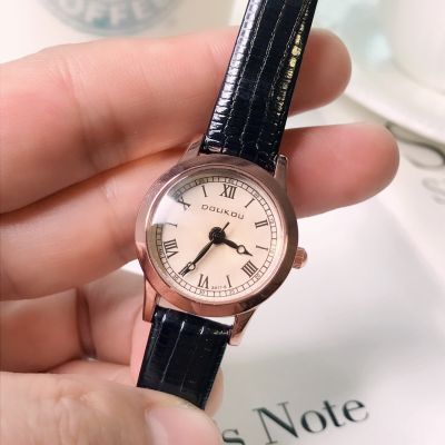 ไฟนาฬิกาเข็มขัดลำลองนาฬิกาผู้หญิงใหม่เป็นทางการสุดหรูนาฬิกาผู้หญิงนาฬิกาควอตซ์จุด