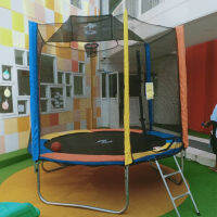 Sanook Trampoline แทรมโพลีนที่กระโดด รุ่น Standard 8 ฟุต(2.40 เมตร)สปริงบอร์ด มีรั้วตาข่ายกันตก กระโดดได้ 3-4 คน ปลอดภัย แถมฟรีแป้นบาส+ลูกบาส