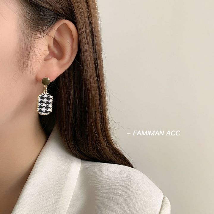 yf-grace-jun-new-vintage-gold-color-pearl-rhinestone-clip-on-earrings-non-pierced-for-women-cute-ear-jewelry-gift