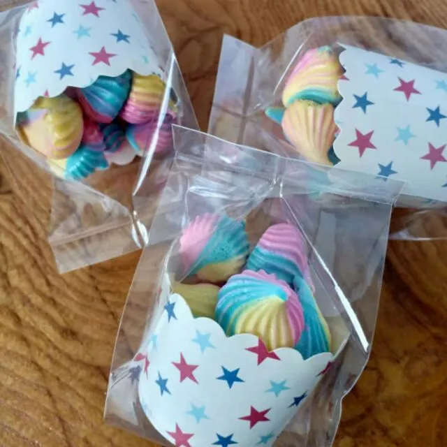 [READY STOCK]HALAL MERINGUE KISSES with CUP (20packs/set) Lazada