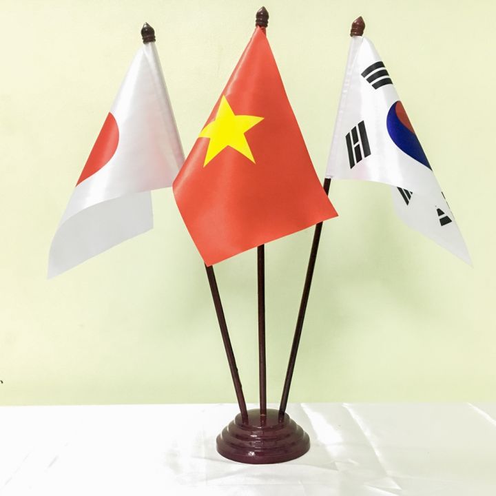 Cờ Việt Nam - Hàn Quốc - Nhật Bản: Bộ môn cờ tướng đã kết nối các nước Việt Nam, Hàn Quốc và Nhật Bản thành một mạng lưới giao lưu văn hóa và thể thao. Những chiến thuật thông minh và sáng tạo của các tay cờ đã trở thành niềm tự hào không chỉ của chính họ mà còn của các quốc gia mà họ đại diện.