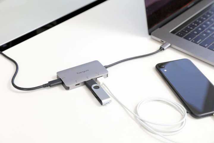 targus-ach228-usb-c-multi-port-hub-usb-ax2-usb-cx2-with-100w-pd-อุปกรณ์แปลงสัญญาณต่อพ่วง-ของแท้-ประกันศูนย์-1ปี