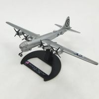 Dieacast Alloy 1:200 WWII 1945 B29เรา Enola Gay ป้อมซุปเปอร์แอร์บอมเบอร์จำลองเครื่องบินเครื่องบิน B-29ของเล่นโมเดล