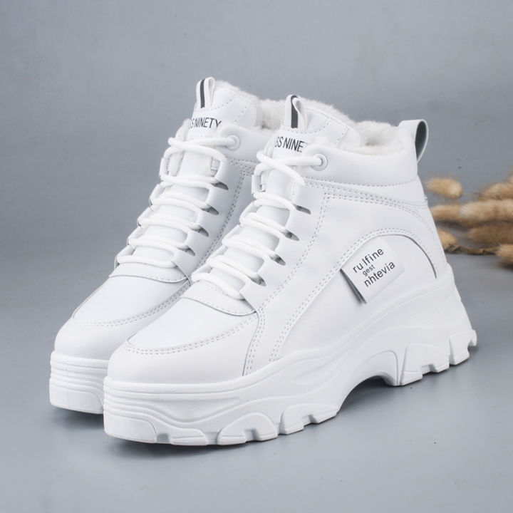 2021Womens casual sneakers; winter sneakers with plush fur; warm womens shoes; womens shoes with lacing; womens shoes on
