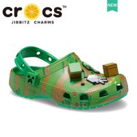 รองเท้า crocs เด็ก MINECRAFT ELEVATED CLOG แท้ รองเท้าเด็ก แบบไขว้ ยกสูง เหมาะกับการเดินทาง รองเท้าไปทะเล|207657TH