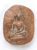 พระผงสุพรรณเนื้อดิน พระเครื่อง An amulet