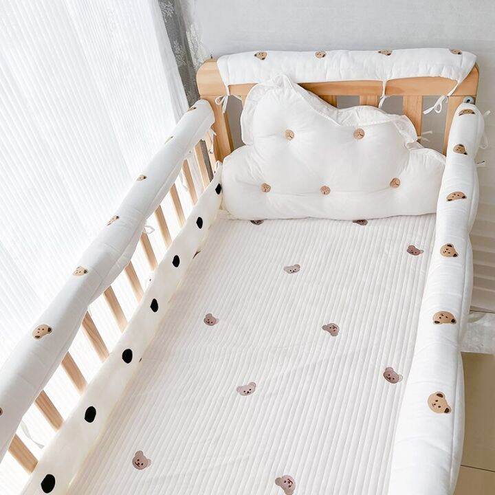 Baby bed outlet edge protection