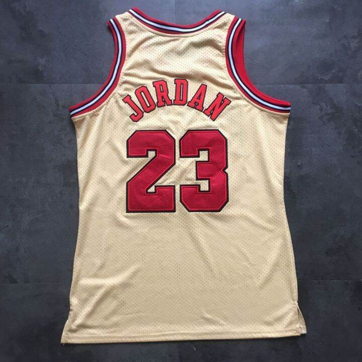 ready-stock-ready-stock-hot-sale-mens-chicago-bulls-michael-jordann-mitchell-ness-1995-96-gold-swingman-jersey