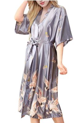 {Xiaoli clothing} สีเทาซาตินยาวเสื้อคลุมอาบน้ำผู้หญิงแต่งงานเจ้าสาวเพื่อนเจ้าสาวเสื้อคลุม Nightgown ชุดนอนพิมพ์เครนกิโมโนขนาด SML XL XXL XXXL
