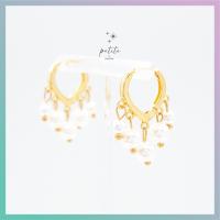 [petite by PRAKYRE] Pearl Drop Earring - ต่างหูห่วงห้อยประดับมุกสีขาว  มินิมอลแต่หรูหรา ใส่ได้ทุกวัน