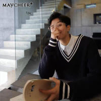 MAYCHEER เสื้อกันนหนาว เสื้อสเวตเตอร์คู่ผู้ชายหลวม ลมขี้เกียจนักเรียนเสื้อสเวตเตอร์คอวีสไตล์เกาหลี