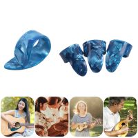 【Moon Musical】4Pcs กีตาร์ Pick Ukulele Plectrum Acoustic Thumb กีตาร์ไฟฟ้า Celluloid Picks ดนตรีอะไหล่เปลี่ยนเครื่องมือ