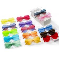 ACQURJ แว่นตารูปหัวใจสำหรับผู้ใหญ่สีลูกอมหลากสีแว่นกันแดดทรงหัวใจเฉดสีแว่นตากันแดดปาร์ตี้