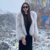 เสื้อโค้ทขน Faux-Fur สีเทาแบบเดียวกัน Faux-Fox Fur Coat For The Stars Women S Extra-Thick Light Luxury Short Coat For The Rich Ladies In Autumn/Winter 2023 Imitation Fur Coat/Overcoat