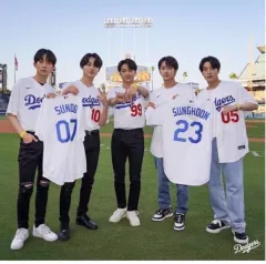 PH COD: E.N.H.A. LA DODGERS KPOP SHIRT (GURLY GLAM) COD OVERSIZED UNISEX T- SHIRT FOR MEN WOMEN BLACK