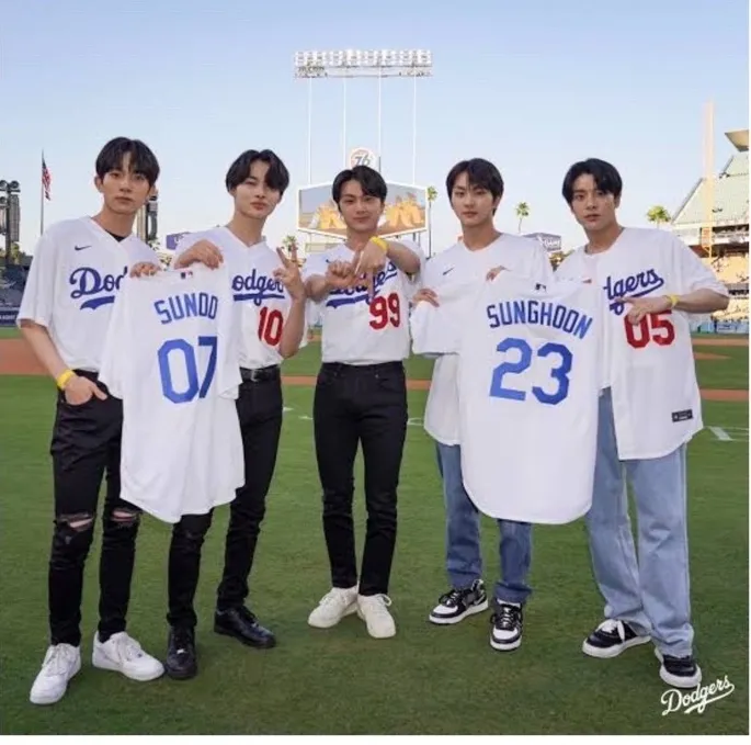 COD Customized- Dodgers shirt  Heeseung Jungwon Sunghoon Sunoo Ni