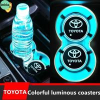 XIAO TUO แผ่นถ้วยน้ำเสื่อกรูฟ Selimut Mobil ในครัวรถไฟ Led สีสันสดใสสำหรับ Toyota Camry Altis Vigo Fortuner CHR วีออสยาริส Ativ Hilux REVO Avanza Sienta Hiace Commuter Fortuner Innova