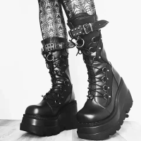 รองเท้าบูทสตรียี่ห้อ Design Gothic Punk Street ซิปแพลตฟอร์ม Cool Knight Mid Boots สีดำ2023ใหม่ฮาโลวีนคอสเพลย์ Wedge Boots