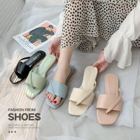 Womens sandals รองเท้าแตะส้นแบนรองเท้าแตะสไตล์ญี่ปุ่นแบบใหม่รองเท้าแตะและรองเท้าแตะรองเท้าแตะกันลื่นสำหรับชายหาด รองเท้ารัดส้น ช