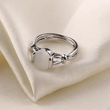 Why Bella Swan wears a moonstone ring in Twilight ? | Moonstone Store