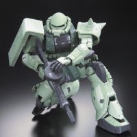 Bandai ชุดประกอบโมเดลดั้งเดิม GUNDAM RG MS-06S ZAKU 2 1/144อนิเมะตุ๊กตาขยับแขนขาได้ของเล่นชิ้นส่วนแบบจำลองหุ่นยนต์สะสมของขวัญสำหรับเด็กผู้ชาย