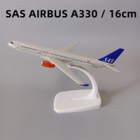 A330แอร์บัสทำจากโลหะอัลลอยด์แบบสแกนดิเนเวียนแอร์บัส330 350 A350สายการบินเครื่องบินจำลองเครื่องบินโมเดลเครื่องบินโมเดลเครื่องบิน