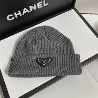 Bonnet Prada Beanies อุปกรณ์เสริมลำลองหมวกถักหมวกบีนนี่อินเทรนด์สำหรับผู้ชายและหมวกสำหรับผู้หญิง