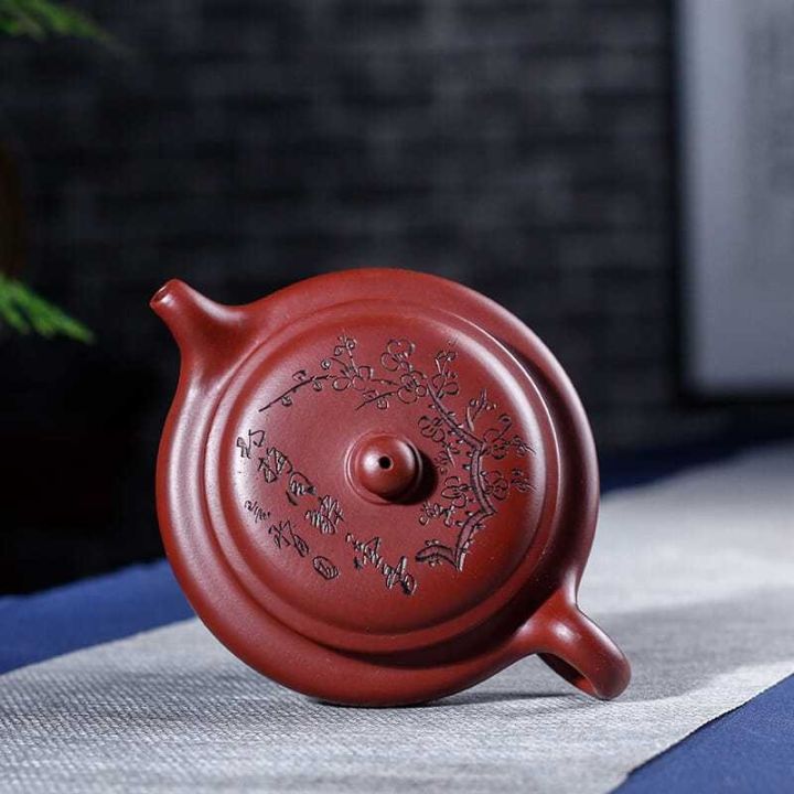 กาน้ำชาดินสีม่วงอี๋ซิงแร่ดิบ-dahongpao-ดอกเหมยแกะสลักและทาสีหม้อโบราณแบน180มล