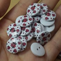 50PCS Ladybug Painting Wooden Buttons Sewing Clothes Boots Coat Accessories 2 Holes Wood Button for DIY Scrapbooking Decorative Haberdashery