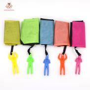 Hand Throwing Mini Soldier Parachute Outdoor Game Play Funny Toy Random