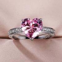 Huitan Luxury Solitaire Women Heart Engagement Rings AAA Pink Cubic Zirconia Proposal Rings For Girlfriend Anniversary Gift