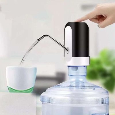 เครื่องกดน้ำดื่ม อัตโนมัติ Automatic Water Dispenser เครื่องปั๊มน้ำแบบสมาร์ทไร้สายอัจฉริยะ ชาร์จแบตได้ด้วยใช้ USB เครื่องปั๊มน้ำดื่มอัตโนมัติ ที่ปั๊มน้ำถัง ที่สูบน้ำ ปรับความยาวได้ ทำจากวัสดุคุณภาพ ไม่มีสารพิษ