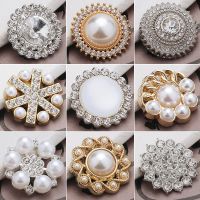 20-25mm Vintage Pearl Buttons Luxury Metal Rhinestone Button for Clothing Suit Coat Needlework Sweater Dress Windbreaker Decor Haberdashery