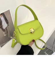 Pure and fresh and candy color female hand bag bag new spring 2022 fashion single han edition trend inclined shoulder bag bag foreign trade