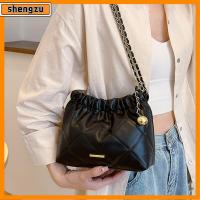 SHENGZU จีบลายสก๊อต กระเป๋าทรงถัง จุได้มาก หนังพียู กระเป๋า Crossbody แฟชั่นสำหรับผู้หญิง สีทึบทึบ กระเป๋าสะพายไหล่แบบสั้น ผู้หญิงผู้หญิงผู้หญิง