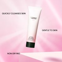 MAC Lightful C3 Clarifying Gel-To-Foam Deep Cleanser 125 ml.