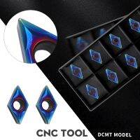 DCMT070204 NK9010 DCMT070208 NK9010 CNC เครื่องมือกลึงโลหะนาโนสีน้ําเงินคาร์ไบด์เม็ดมีดเครื่องมือกลึงภายในใบมีดตัด