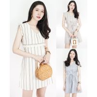 ฟ้า น้ำตาล ครีม ? SLYQ MADENA STRIPED RUFFLE TIE WAIST DRESS เดรสสั้นแขนกุดผ้าคอตตอนทอลายตารางแต่งระบาย