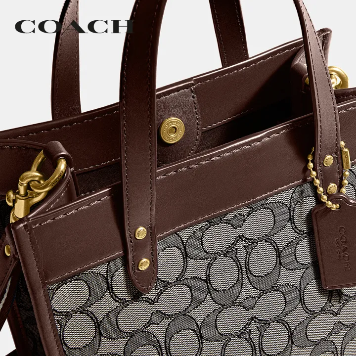 coach-กระเป๋าทรงสี่เหลี่ยมผู้หญิงรุ่น-field-tote-22-in-signature-jacquard-สีน้ำตาล-cd680-b4s0m