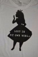 Alice in Wonderland Lost in My Own World Juniors ที่ได้รับอนุญาต Dasney เสื้อยืด TEE