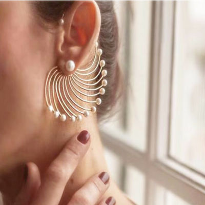 ต่างหูแฟชั่นสไตล์ยุโรปและอเมริกาต่างหูรูปพัดมุกส่วนตัวEuropean and American fashion exaggerated earrings personalized pearl fan earrings