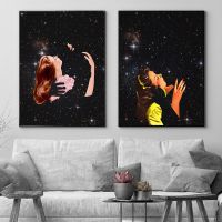 Ultra Romantic Retro Love คู่โปสเตอร์ Galaxy Kissing Surrealistic พิมพ์ Art Wall Modern ภาพวาดผ้าใบห้องนอน Nordic Home Decor Pictures