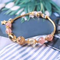 OARVAสร้อยข้อมือหินสตรอเบอรี่ควอตซ์ (Strawberry Quartz)สร้อยข้อมือหินโรสควอตซ์และคริสตัลไวท์ AAA