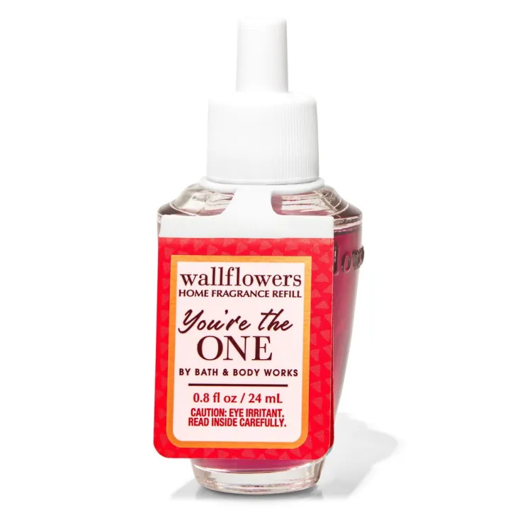 BATH And BODY WORKS WALLFLOWER PLUG 220V & WALLFLOWER REFILL 0.8 Fl Oz ...