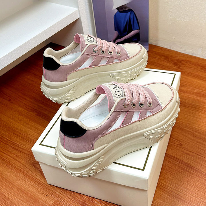 รองเท้าสีขาวผู้หญิง-2023-ฤดูร้อนใหม่สไตล์เกาหลีแมทช์ง่ายนักเรียนรองเท้าพื้นหนารองเท้าลำลองผู้หญิงรองเท้าผู้หญิงระบายอากาศ-q009
