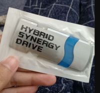 พลาสติกชุบโครเมี่ยม HYBRID SYNERGY DRIVE ติดรถ TOYOTA โตโยต้า แต่งรถ ประดับยนต์ วัสดุทำจาก พลาสติก ABS อย่างดี