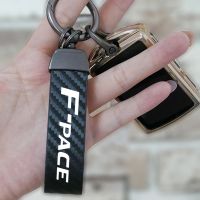 ✒✤❃ Carbon fiber Keychain Car Logo Key Ring Car Styling for Jaguar F-PACE F pace Car Key Ring Holder Jewelry Square Pattern Buckle